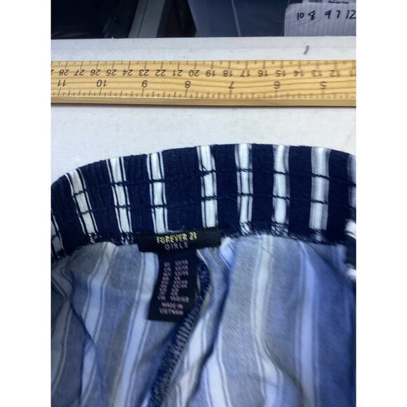 Forever 21 Girls Shorts SMALL Blue White Striped Pull On Elastic Waist Summer - Picture 3 of 4